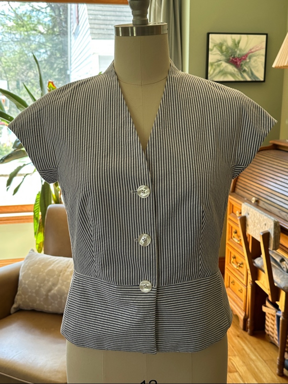 Brooks Brothers fully lined peplum style blue and White button front Shirt
